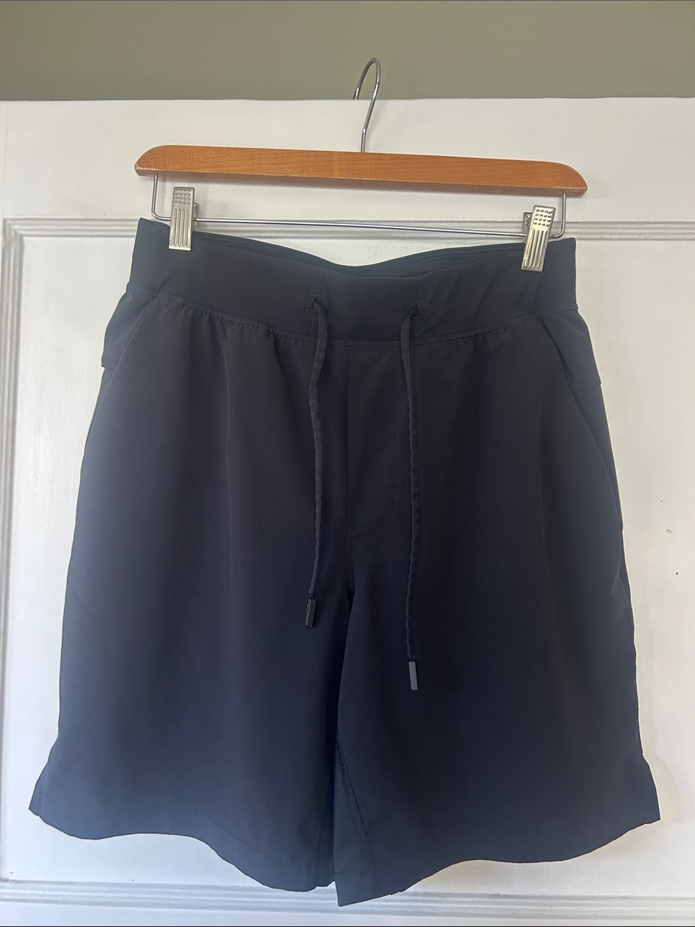 lululemon athletica Men's Black Athletic Drawstring Shorts